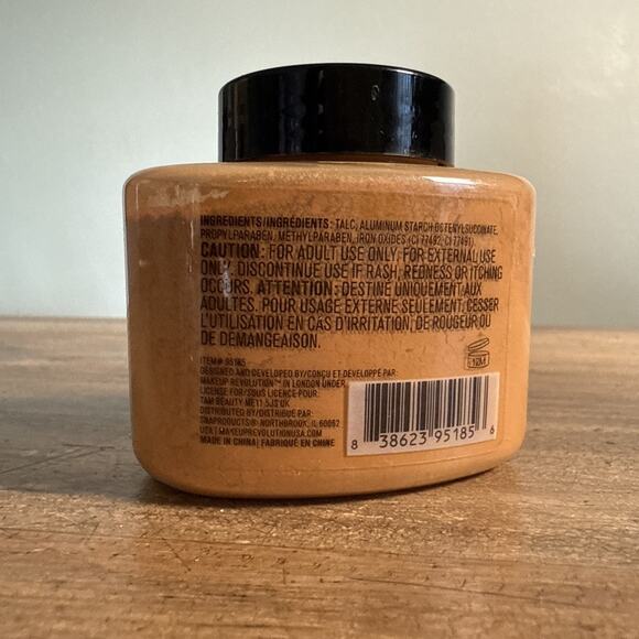 Makeup Revolution London Luxury Baking Powder TERRA COTTA 1.23 Oz - Picture 2 of 3